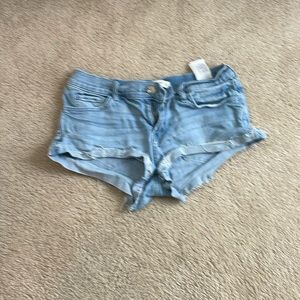 Abercrombie and Fitch Jean short light washed